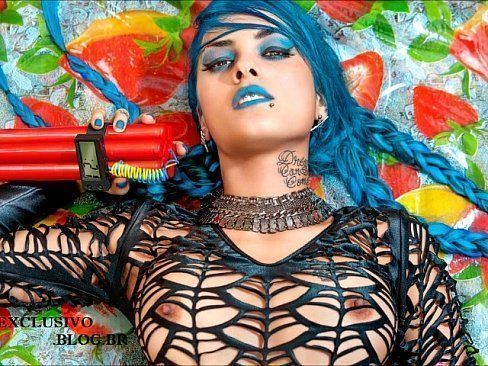 Gatinha tati zaqui pelada com o corpo nu