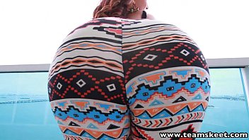 Gatas com bucetinhas novas adorando foder